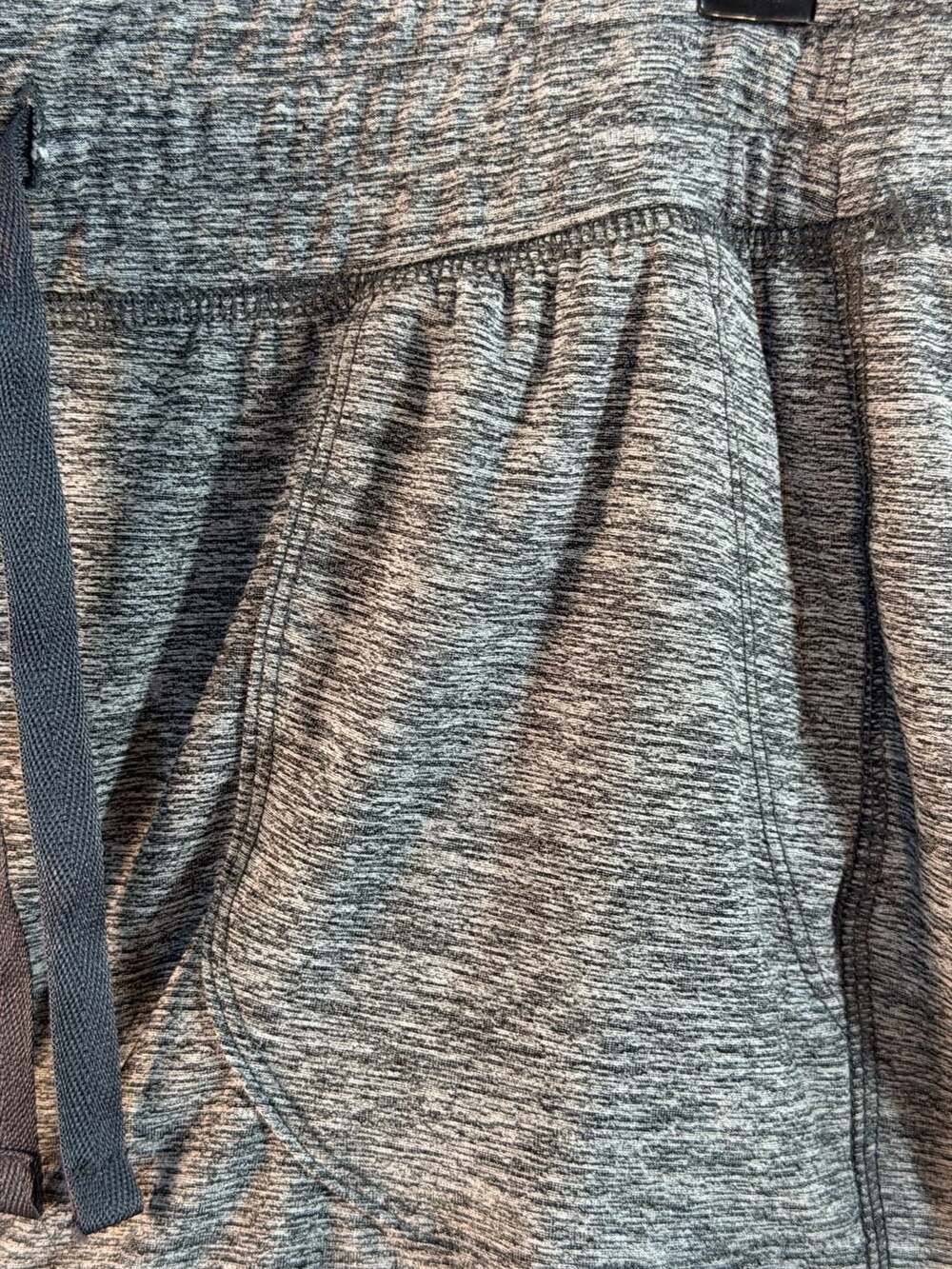 90 Degree by Reflex Grey Heathered Athletic Shorts Size S - Picture 3 of 5